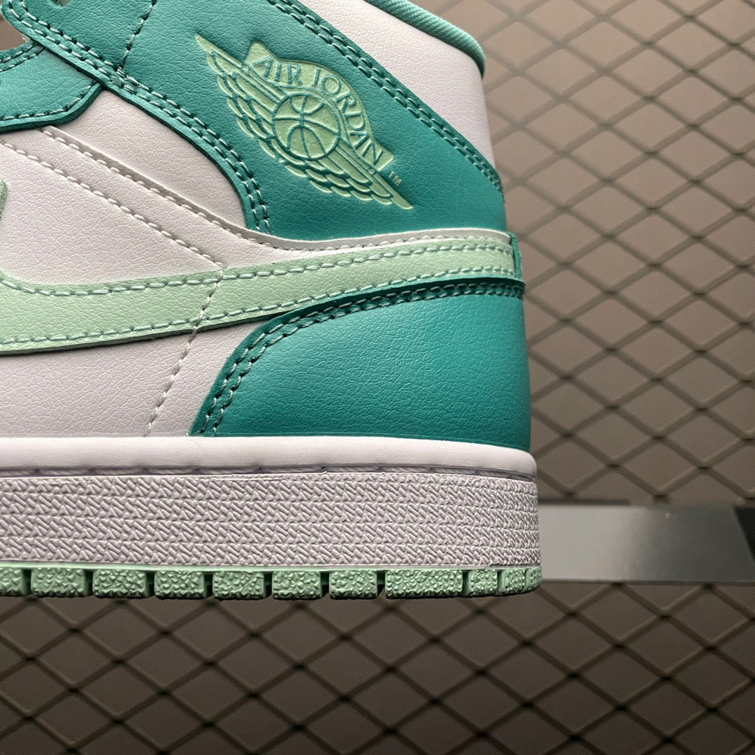 Nike Air Jordan 1 Mid "Washed Teal" 