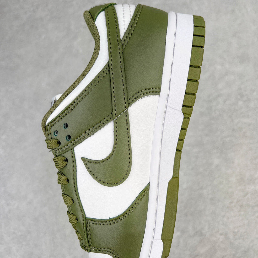 Nike Dunk Low "Medium Olive"