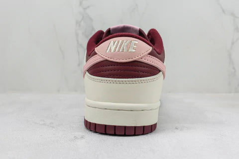 Nike Dunk Low "Valentine's Day 2023" 